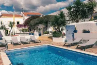 Bo Boutique Hotel & Hairshop Hotels in Estombar