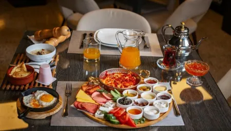 Maestro Hotel Отели рядом с достопримечательностью «Площадь Фонтанов»