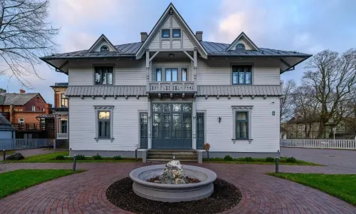 Roze Peldu Residence