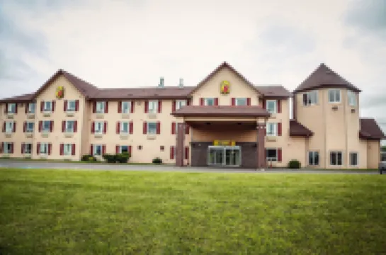 Super 8 by Wyndham Amherst NS Hotel di 