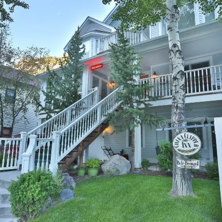 The Clipper Inn Bed & Breakfast