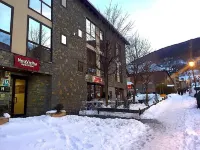 아파트호텔 노우 비엘라 Cascada en el río d'Aiguamòg 주변 호텔