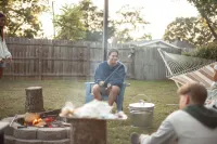 University Mill House, King, Backyard Oasis, Hammock, Porch, Parks - Wifi