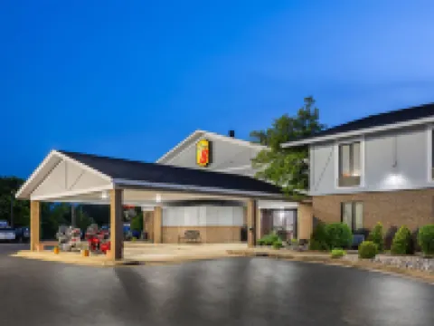 Super 8 by Wyndham Harrison AR ハリソンのホテル