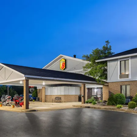 Super 8 by Wyndham Harrison AR