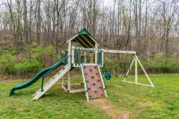 Mountain Retreat - Fireplace, Fire Pit, Deck, WiFi
