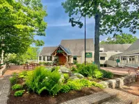 コンド ウィンターグリーン ペットフレンドリープールアクセス