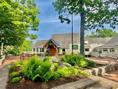 Condo Wintergreen pet Friendly Pool Access