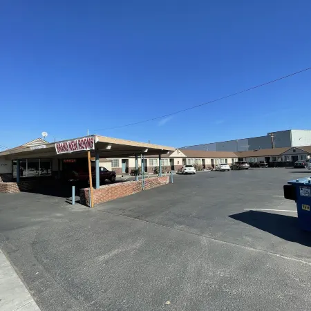 Holiday Motel