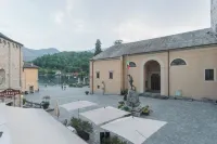 Bell Tower Square by Rent All Como Hotels in Sala Comacina