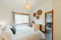 Modern Suites with Fully-Equipped Kitchens - Stylish Boutique Hotel