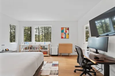 Architect-designed Modern Cabin retreat