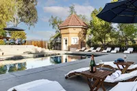 Wilson Creek Manor Sleeps 20 • Vineyard Estate w Resort Pool Spa Game Room