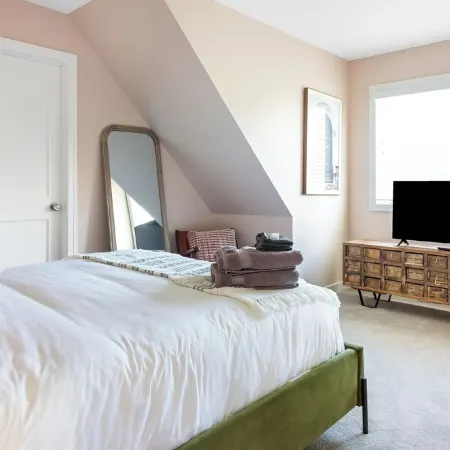 Chic Douglas Escape w/ Courtyard & Game Lounge