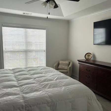 Luxurious 2 BR condo in North Augusta. Quiet, adjustable bed, power recliners