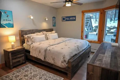 Ski-In/ Ski-Out, 2-Story Condo @ Jay Peak Resort W/ Outdoor Hot Tub Các khách sạn ở 