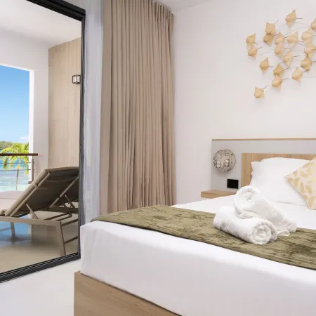 Cook's Bay Hotel & Suites