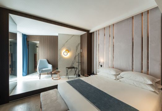 Agra Suites