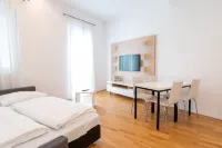 Shome Hotel Graz I Self Check-in I Free Parking