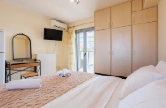 Cozy Studio w Balcony in the Center of Filiatra