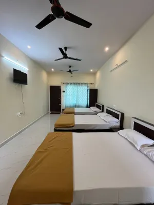 Sriram Guesthouse Chikmagaluru فنادق في Belur