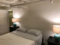 Comfy Garden Suite in Andersonville