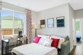 Cozy Private Oasis in Port Orchard: 1BR Suite with Trails and Amazing Views