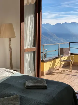 Le Terrazze - Three-room apartment with terrace and shared pool on Lake Iseo