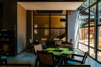 Flamboyan Hotel & Residences Hotels in Las Veredas