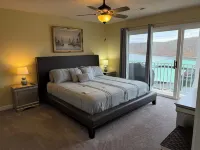 Lakefront Parkview Bay Condo/Amazing Views/Boat Slip