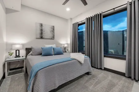 Modern Mountain Retreat with Sauna and Spectacular views.