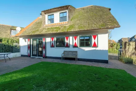 Villa Near Beach with Sauna and Fenced Garden
