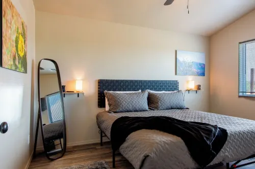 Pool, Sauna, Hot Tub, King Beds, easy access to Sedona! No checkout chores!
