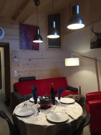 New apartment, 3 stars, sleeps 4, in authentic Savoyard chalet Отели в г. Сент-Фуа-Тарантез