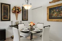 ~Villa Fiore~ 2 King Beds & Swimming Pool!