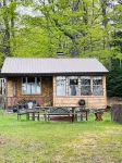 Lakefront Cabin, Pet Friendly, WIFI , near Pictured Rocks Munising Mi.