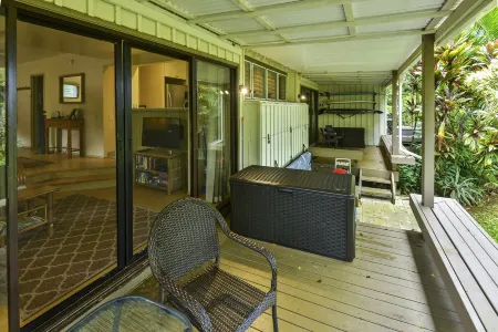 Cute, Peaceful Budget-Minded Studio Condo with full kitchen and Hawaiian Decor Отели рядом с достопримечательностью «Анини Бич»