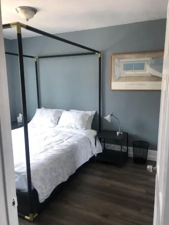 Charming 2 Bedroom Apartment Отели рядом с достопримечательностью «African American Museum and Library»