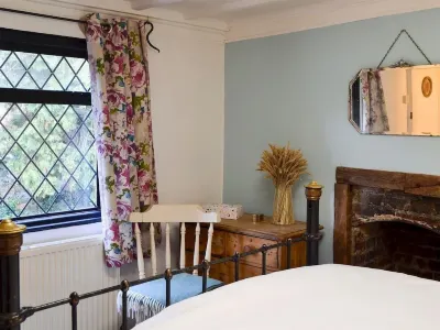 Detached 2 Double Bed Cottage, Ticehurst, East Sussex/Kent Hotels near The Co-operative Wadhurst