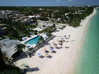 NEW Stunning Ground Floor Beachfront Studio in Coral Beach,  Grand Bahamas