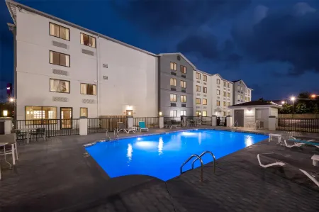 Spark by Hilton Biloxi Ocean Springs