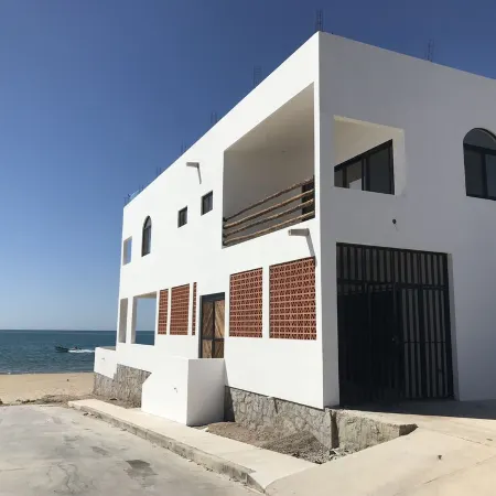 Brandnew beachfront apartment! Great view, private balcony, large shared terrace