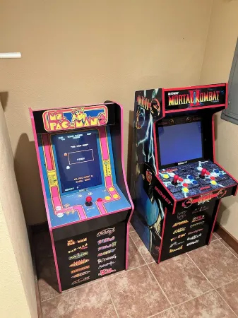 Cozy peaceful cabin with games, massage chair and fire pit! Bring your kayaks!!