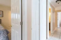 4-bedroom vacation home just 3 minutes to Florida Mall Hotels in Sky Lake