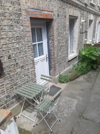 "La maison du pêcheur" : space 2mn from the sea - 58m2 - 6 pers max Отели рядом с достопримечательностью «Этрета»