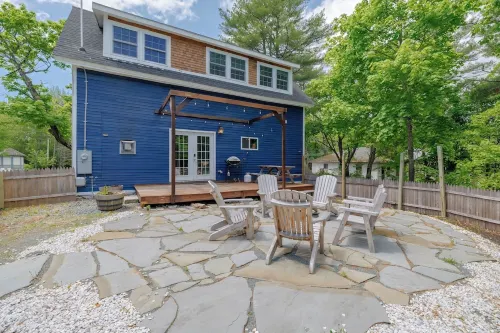 Old Maine style w/ modern amenities - dog friendly فنادق في Sullivan