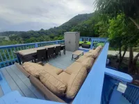 "Almost beachfront " Snorkeling & Kayaks across the street. 2 Bed 2 Bath Cottage Hotels in Coral Bay