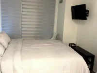 Chic Downtown Mississauga Condo | 5 Min Walk to Square One! Hotels near Erindale Park