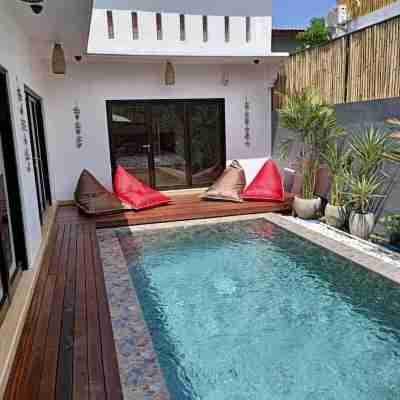 Private Villa with Pool. Top Location, a Short Walk to the Beach Fitness & Recreational Facilities