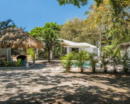 Casa Sueño Verde - Gated Home w/ Private Pool Hoteles en Sardinal